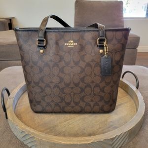 Coach Signature Zip Top Tote NWT